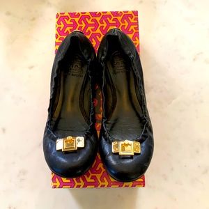 Tory Burch black leather flats